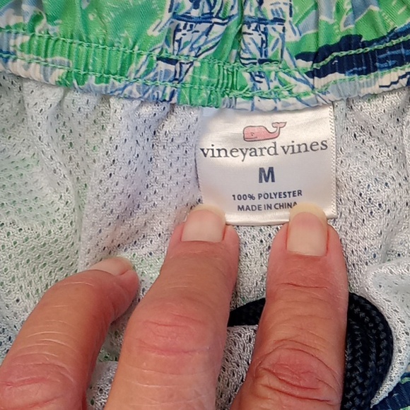 Vineyard Vines green navy fishboats size men M with elastic waist & drawstring - Picture 2 of 8